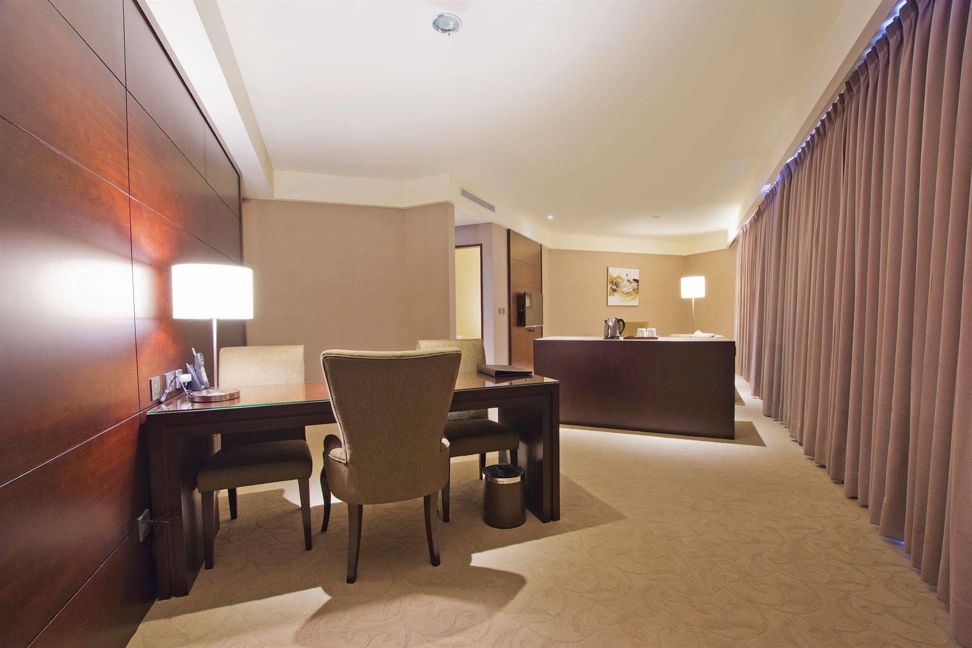 Lailai Hotel Тайчжун Экстерьер фото